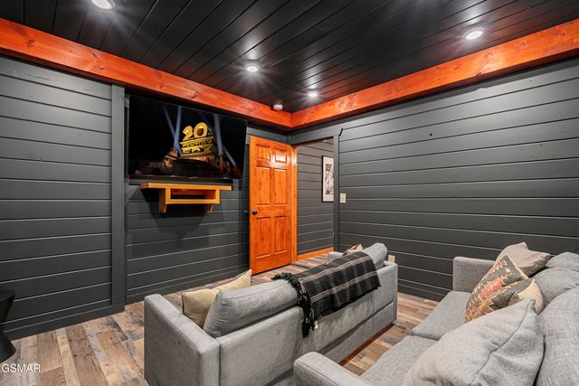 1628 Barn Door Lane, Sevierville, TN 37862