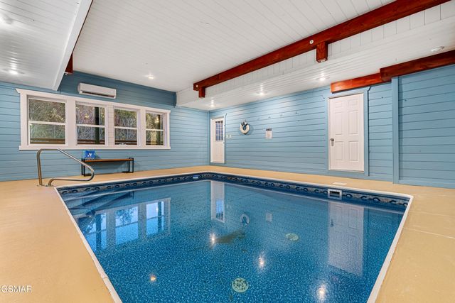 1628 Barn Door Lane, Sevierville, TN 37862