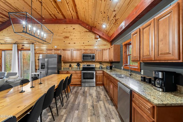 1628 Barn Door Lane, Sevierville, TN 37862