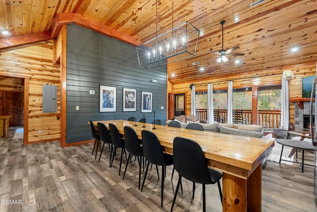 1628 Barn Door Lane, Sevierville, TN 37862