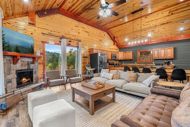 1628 Barn Door Lane, Sevierville, TN 37862