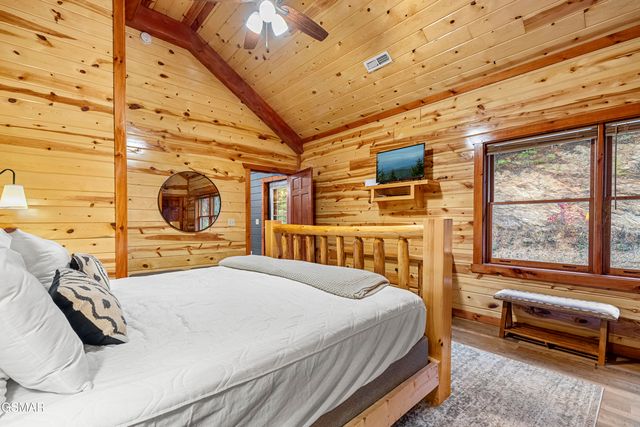 1628 Barn Door Lane, Sevierville, TN 37862