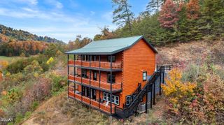 1628 Barn Door Lane, Sevierville, TN 37862
