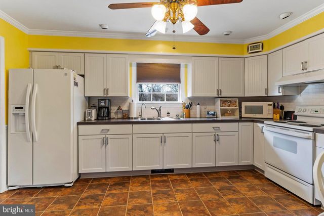 10 STONELEDGE ROAD, Newville, PA 17241