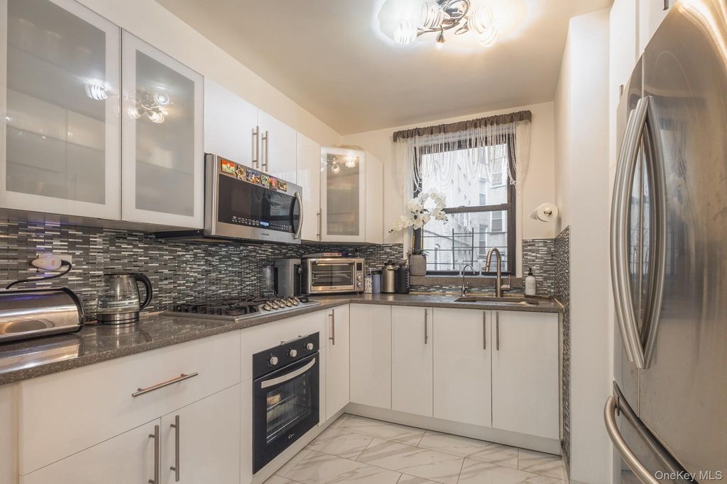 275 Webster Avenue 1B, Brooklyn, NY 11230