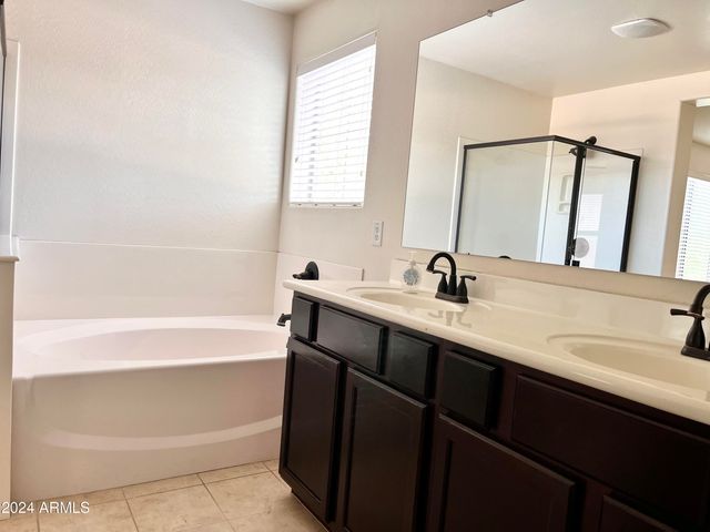 2850 S BRETT Street, Gilbert, AZ 85295