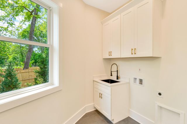 1402 W 55th Street, Chattanooga, TN 37409