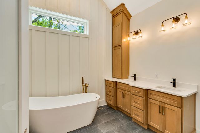 1402 W 55th Street, Chattanooga, TN 37409