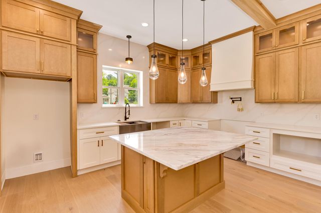 1402 W 55th Street, Chattanooga, TN 37409
