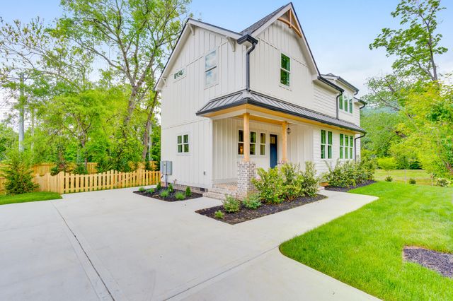 1402 W 55th Street, Chattanooga, TN 37409