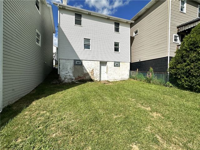 604 8th Street, Irwin, PA 15642