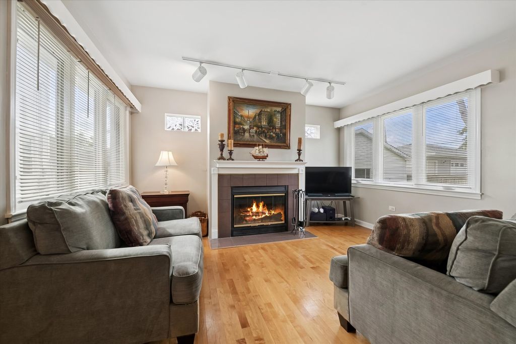 3648 N Overhill Avenue, Chicago, IL 60634 — photo 2