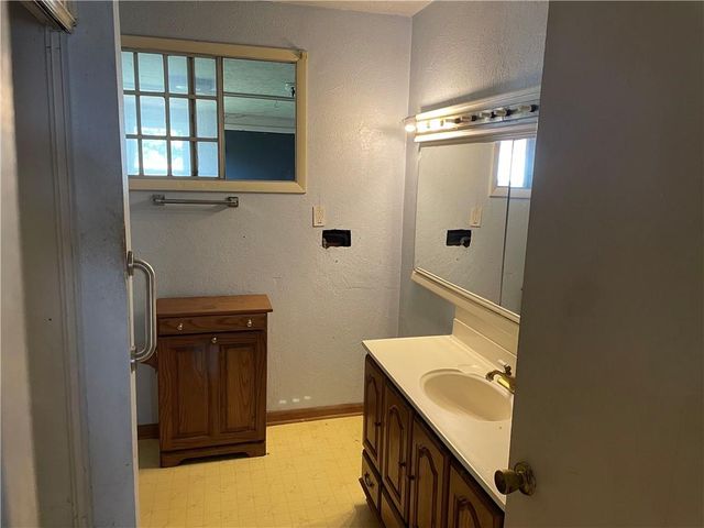217 Main Street, Linwood, KS 66052
