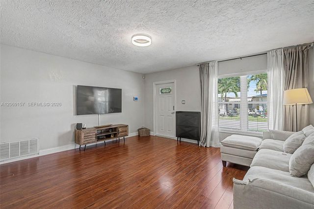 6001 NW 66th Terrace, Tamarac, FL 33321
