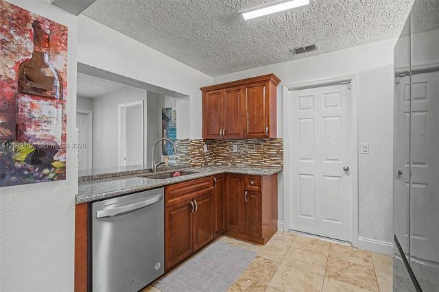 6001 NW 66th Terrace, Tamarac, FL 33321