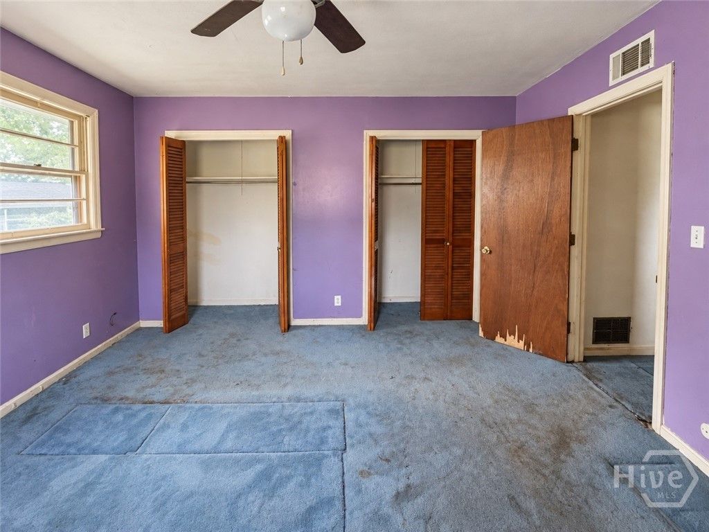 Image 15 of property listing at 513 Dyches Drive, Savannah, GA 31406