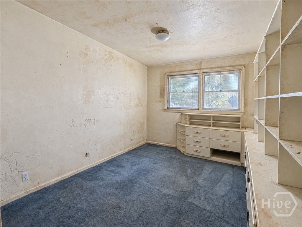 Image 16 of property listing at 513 Dyches Drive, Savannah, GA 31406