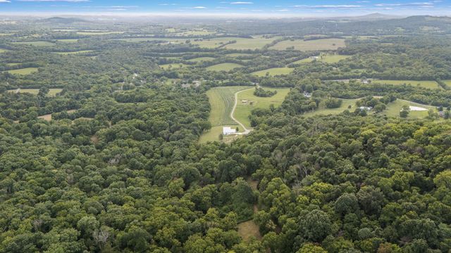 104 Hickerson Rd, Wartrace, TN 37183