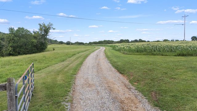 104 Hickerson Rd, Wartrace, TN 37183