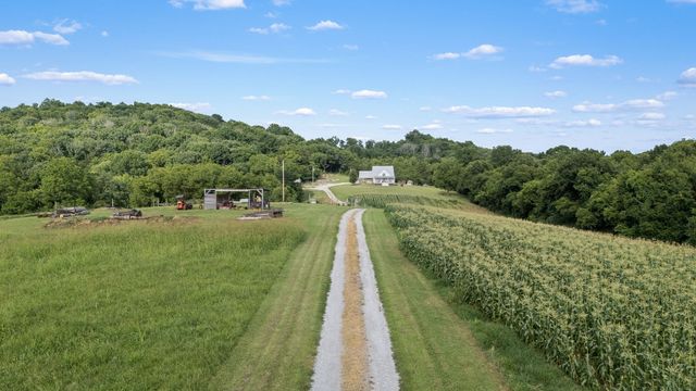 104 Hickerson Rd, Wartrace, TN 37183