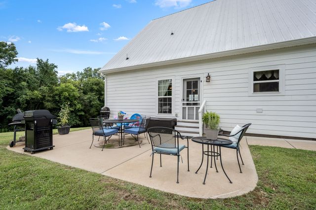 104 Hickerson Rd, Wartrace, TN 37183