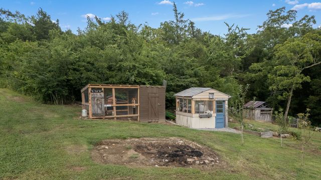 104 Hickerson Rd, Wartrace, TN 37183