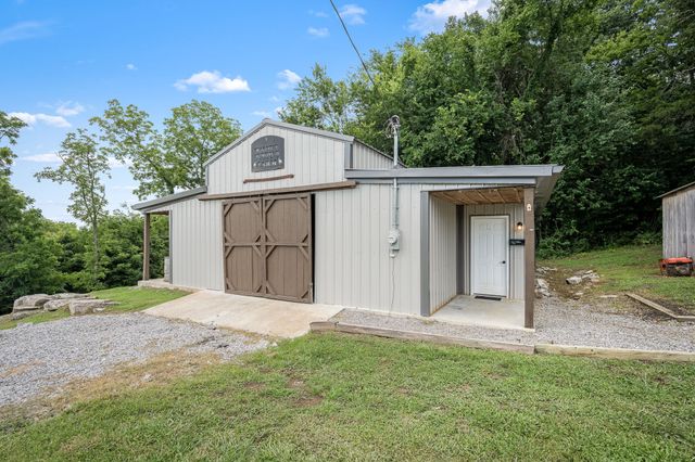 104 Hickerson Rd, Wartrace, TN 37183