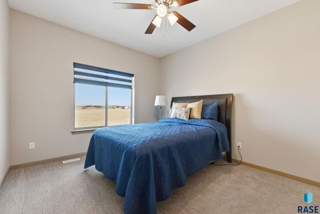 9622 W Broek Dr Drive, Sioux Falls, SD 57106