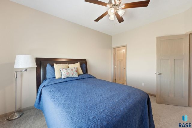 9622 W Broek Dr Drive, Sioux Falls, SD 57106