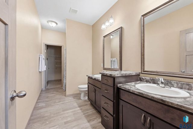 9622 W Broek Dr Drive, Sioux Falls, SD 57106