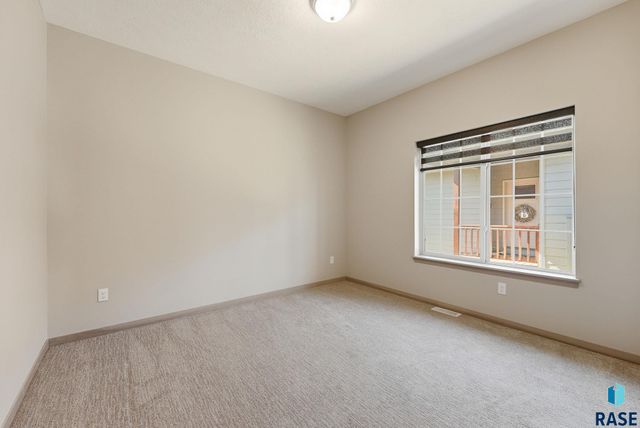 9622 W Broek Dr Drive, Sioux Falls, SD 57106