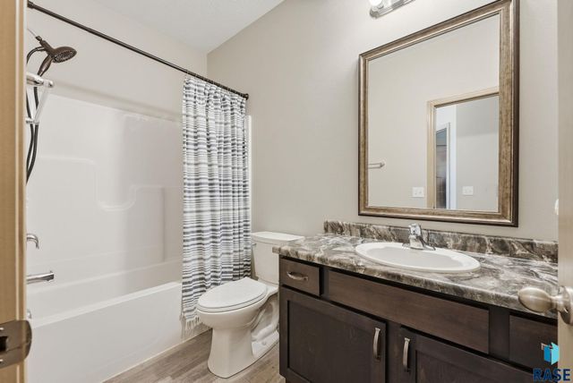 9622 W Broek Dr Drive, Sioux Falls, SD 57106