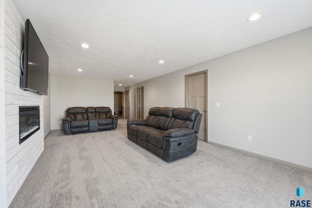 9622 W Broek Dr Drive, Sioux Falls, SD 57106