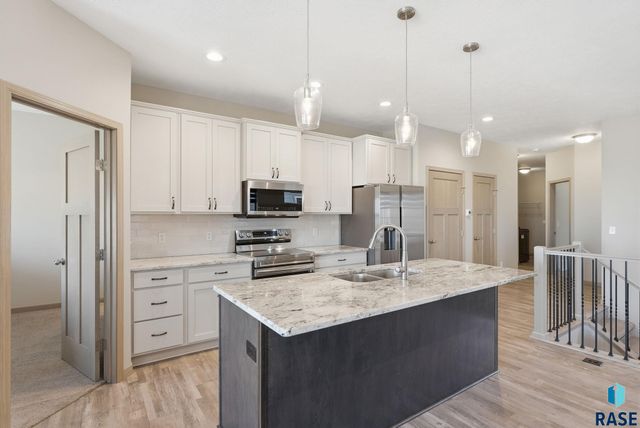 9622 W Broek Dr Drive, Sioux Falls, SD 57106