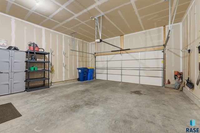 9622 W Broek Dr Drive, Sioux Falls, SD 57106