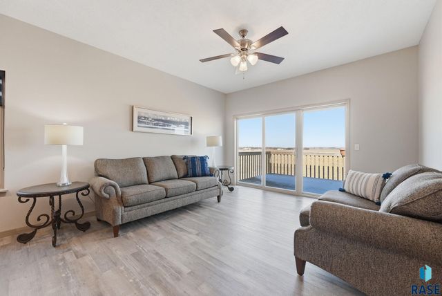 9622 W Broek Dr Drive, Sioux Falls, SD 57106