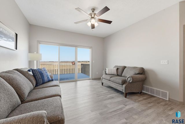 9622 W Broek Dr Drive, Sioux Falls, SD 57106