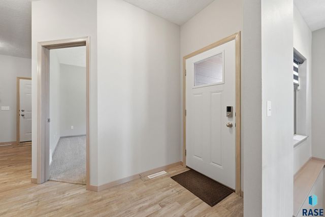 9622 W Broek Dr Drive, Sioux Falls, SD 57106