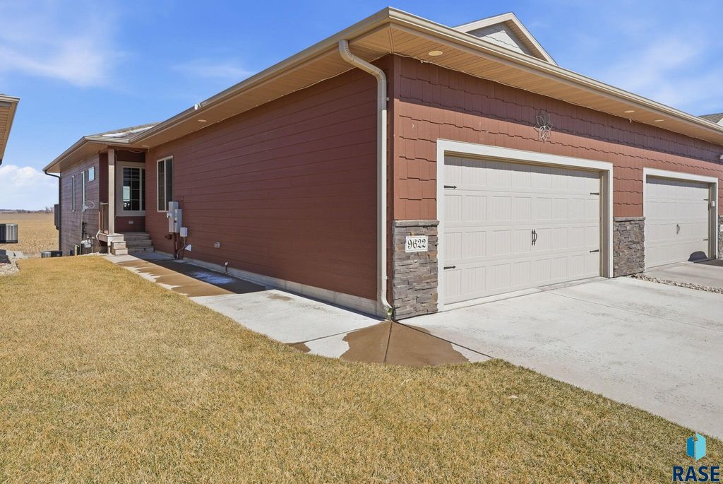 9622 W Broek Dr Drive, Sioux Falls, SD 57106