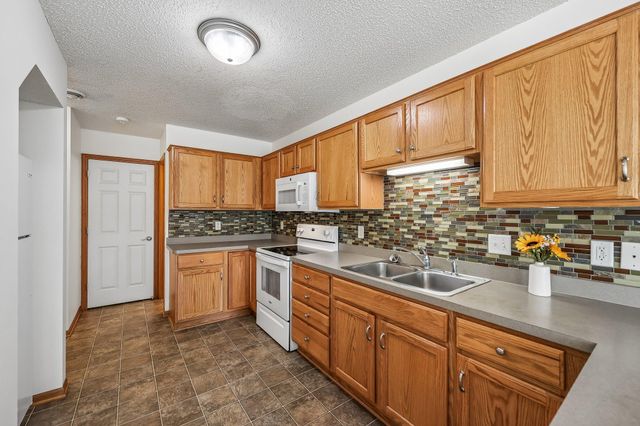 12135 63rd Street NE, Albertville, MN 55301