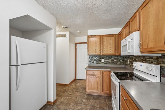 12135 63rd Street NE, Albertville, MN 55301