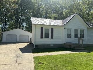 545 Roselawn Dr, Clarksville, TN 37042