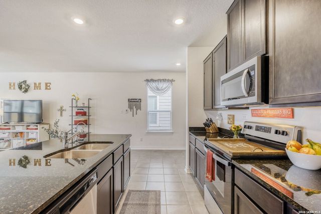 6519 Runaway Row, Converse, TX 78109