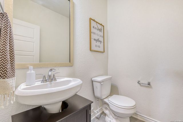 6519 Runaway Row, Converse, TX 78109