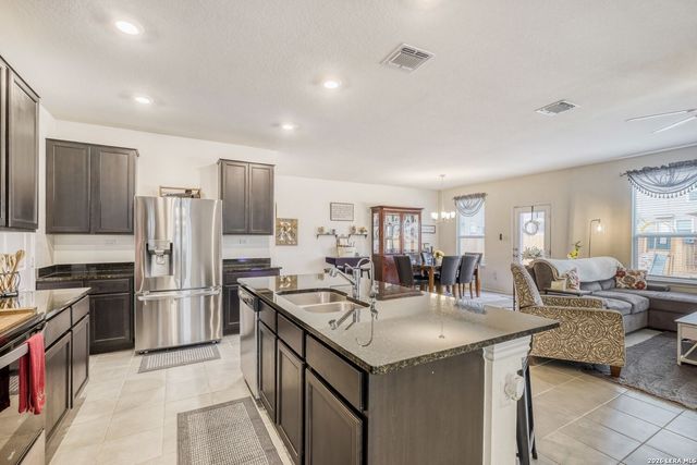 6519 Runaway Row, Converse, TX 78109