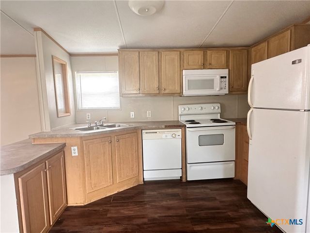 208 Picasso Drive, San Marcos, TX 78666