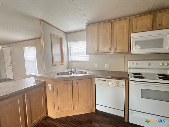 208 Picasso Drive, San Marcos, TX 78666