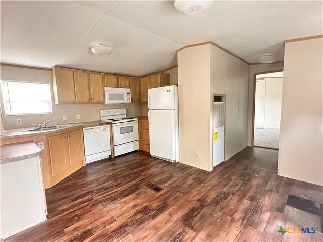 208 Picasso Drive, San Marcos, TX 78666