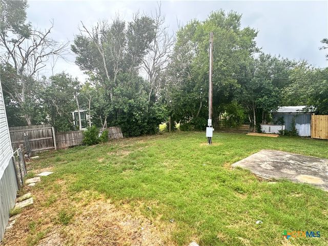 208 Picasso Drive, San Marcos, TX 78666