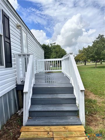 208 Picasso Drive, San Marcos, TX 78666